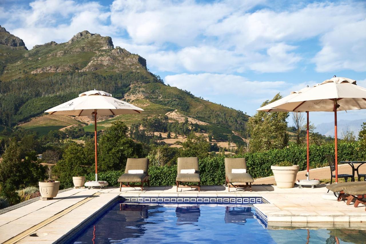 Alluvia Boutique Winery & Luxury Accommodation 斯泰伦博斯 外观 照片 The swimming pool at the hotel