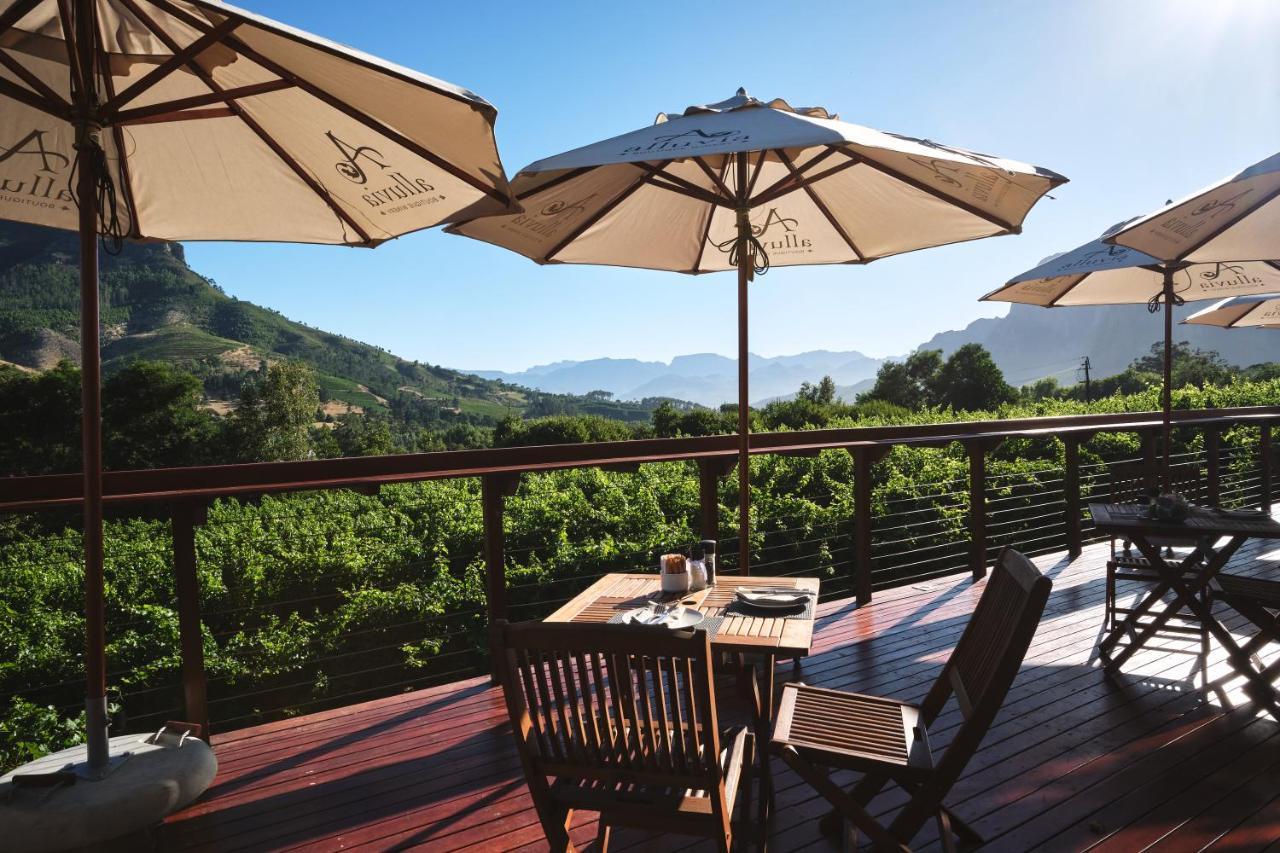 Alluvia Boutique Winery & Luxury Accommodation 斯泰伦博斯 外观 照片 The restaurant at the Château de Chaumont