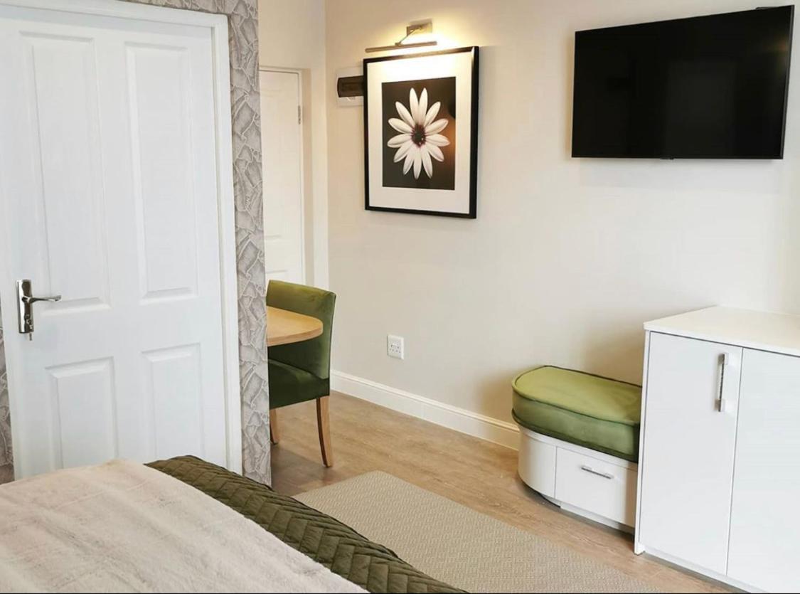 Alluvia Boutique Winery & Luxury Accommodation 斯泰伦博斯 客房 照片 A room at the hotel