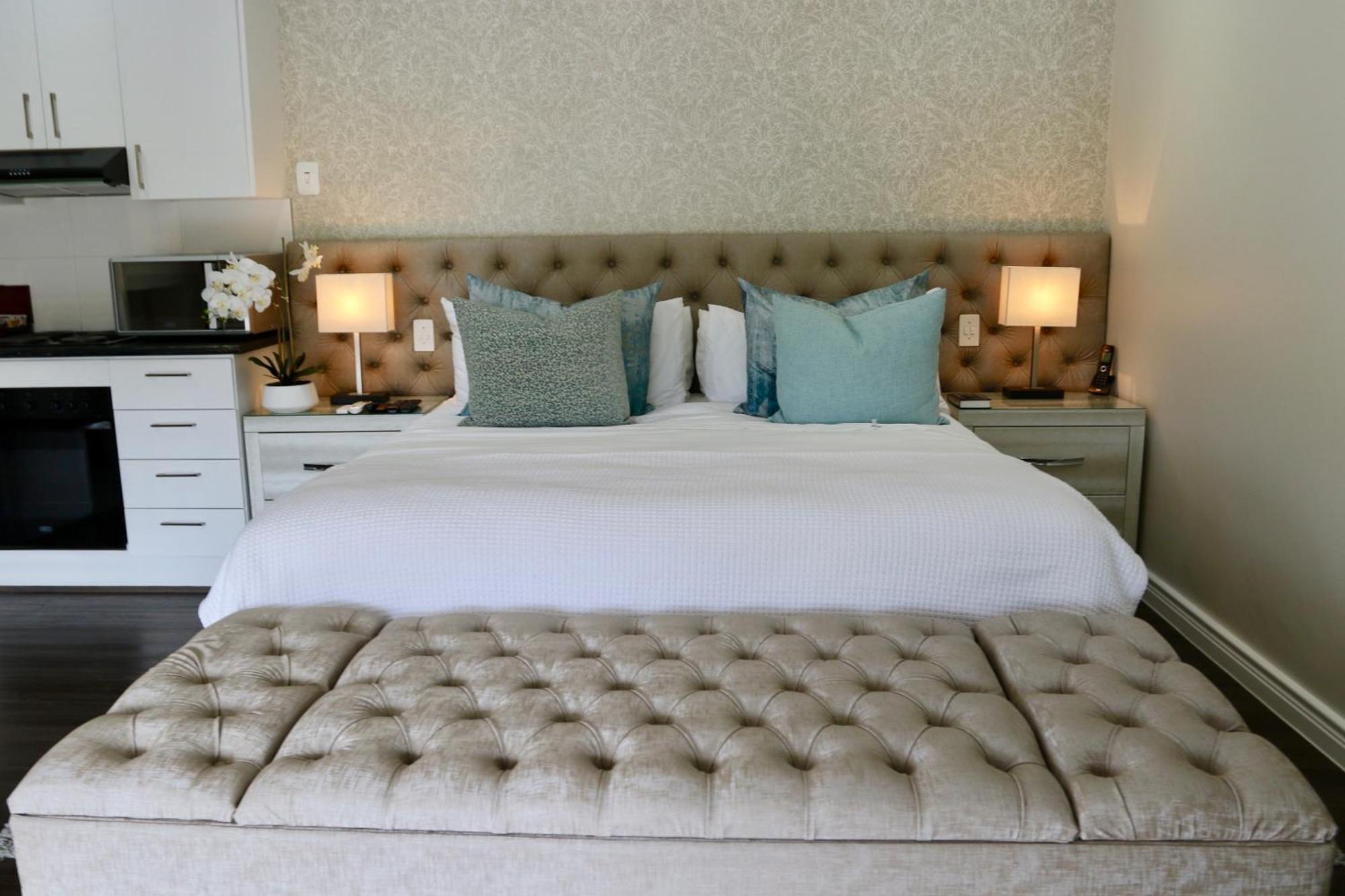 Alluvia Boutique Winery & Luxury Accommodation 斯泰伦博斯 客房 照片 A bedroom at the hotel