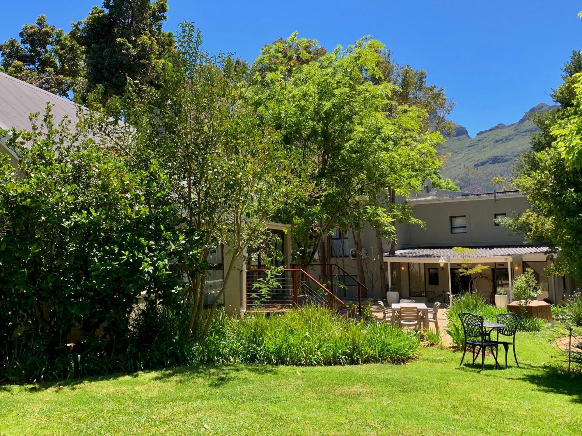 Alluvia Boutique Winery & Luxury Accommodation 斯泰伦博斯 客房 照片 The garden of the Cape of Good Hope Centre